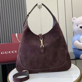 配全套原廠專櫃禮品包裝 Gucci Jackie 1961系列推出了一款柔軟的肩