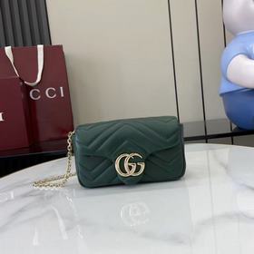 進口原廠皮 品牌标志性GG Marmont系列匠心融蘊雙G造型配件和切面鍊式包