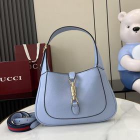 [新品]Gucci Jackie 1961系列肩背包以優質皮革匠心打造，配以淺金