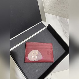 千與千尋合作限量款 老鼠 系列單片卡包 選用經典小牛皮，采用精确的切割技術，以鑲