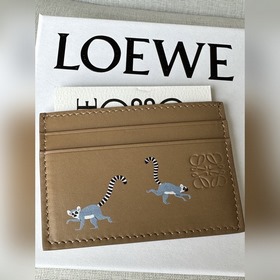 loewe長尾猴卡包， 型號A08 尺寸10-7cm 配套包裝