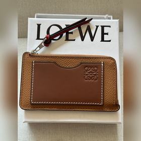 loewe最 卡包A01焦糖色配包裝， 尺寸13-7.5cm