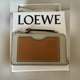 loewe最 卡包A01淺燕麥+全套包裝 尺寸13-7.5cm
