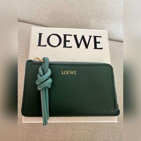 loewe最 卡包A05香根草綠色 全套包裝 ， 尺寸13-7.5cm