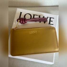 loewe最 卡包A05沙莫黃 全套包裝 ， 尺寸13-7.5cm
