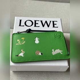 loewe 聯名卡包限量款 配套包裝， loewe特有的嵌入製作方法.圖案栩栩如