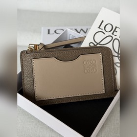 loewe最 卡包A1 灰谒色， 全套包裝 尺寸13-7.5cm