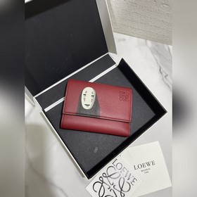 千與千尋合作限量款 無臉男 kaonashi系列短款錢包 選用經典小牛皮，采用精