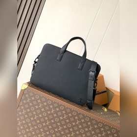 M15258黑色(頭層皮) 頂級原單 變碼芯片163C Gate 公文包選用蠟面