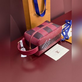 M25902 條紋紫！芯版版！LOCKER DOPP KIT 盥洗袋取材 Pha