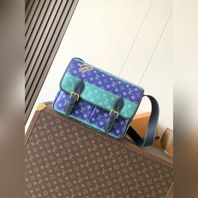 M15187 頂級原單 變碼芯片163C 本款Satchel郵差包為Monogr