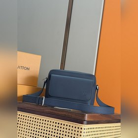 [163C01動态芯片] BOARDING 郵差包 型號：m15260 藍色，商