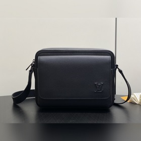 [原單精品]M15265黑色 全皮男包郵差包 BOARDING 郵差包 Boar