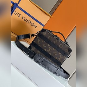 頂級原單 正品開發，全鋼五金 本款 Handle Soft Trunk 手袋取材
