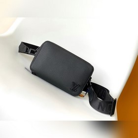 頂級原單 M59161黑色 Alpha Wearable 錢夾取材粒面牛皮革和金