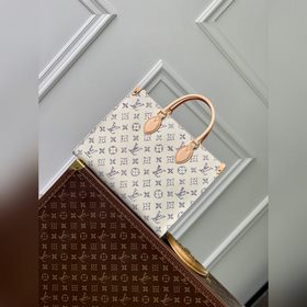 頂級原廠 M24708白色牛仔 四方包媽咪袋系列 OnTheGo MM 手袋 航