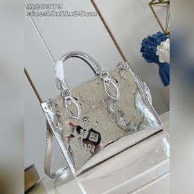 [獨家實拍 M26373 ]本款 OnTheGo 小號手袋以 Monogram