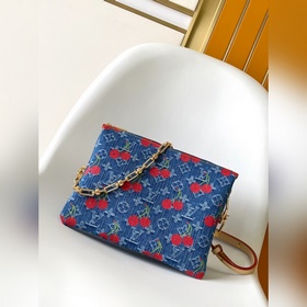 M14978 頂級原單 動态163 本款 Coussin 小號手袋出自路易威登