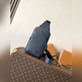 M15269藍色 頂級原單 變碼芯片163C 兼具優異耐久性和柔韌性的皮革 Av