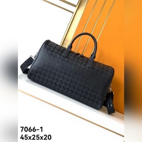 旅行包新款：7066-1#黑色專櫃專用頭層牛皮，萬寶龍經典匠心系列秉承品牌的悠久