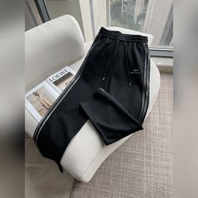 巴黎世家 春夏最新系列男士休閑褲！ 采用客供彈力柔棉材質，柔軟細膩，手感絕佳！