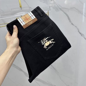 Burberry巴寶莉 高端定制、2026秋冬最新款牛仔褲 櫃台同步發售 原版定