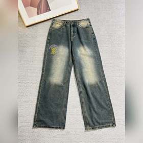 Burberry 巴寶莉 男士時尚潮流大褲腳牛仔褲，官宣畫冊海報穿搭款！ 客供高
