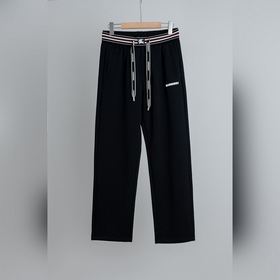 Burberry26FW最新款精梳棉混紡挺括有型自帶筋骨感抗皺性極強四面彈力包容