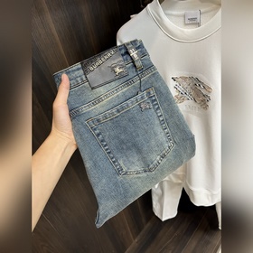 Burberry 巴寶莉 獨家專供新款 潮男時尚休閑牛仔褲，高端歐版原單褲子，潮