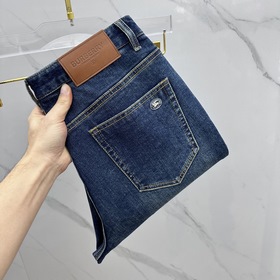 Burberry巴寶莉 高端定制、2026秋冬最新款洗水牛仔褲 櫃台同步發售 原