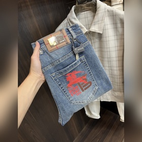 Burberry 獨家專供新款 巴寶莉潮男時尚闊腿牛仔褲，高端歐版原單褲子，潮流