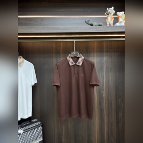 Burberry 2026ss秋季新款發布 巴寶莉翻領短袖T恤，高端新款短袖，字