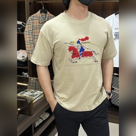 Burberry 2026ss春季新款發布 巴寶莉圓領短袖T恤，純棉短袖，穿上就