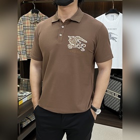 Burberry 2026ss春季新款發布 巴寶莉翻領短袖T恤，純棉短袖，穿上就