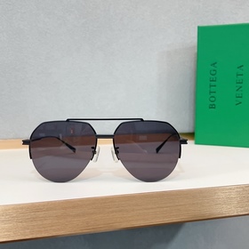 官網款Bottega Veneta Model： BV1046 size：59-