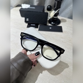 chanel 經典爆款方型鏡框+立體鑲嵌logo 不挑臉型 日常 百搭 ：CH5