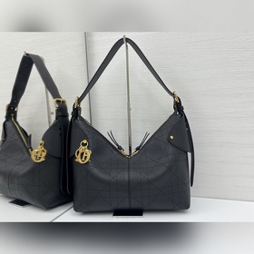 頂級原單這款 Dior Voyage 手袋是二零二六早春成衣系列新品，融合柔軟