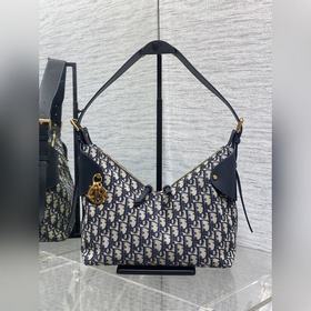 頂級原單老花藍 新款手袋DIOR VOYAGE系列，太酷了吧，全新的包形運動感十
