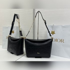 頂級原單Dior新款 2026春夏女裝首秀的包袋特輯 小號金扣 尺寸28x24x