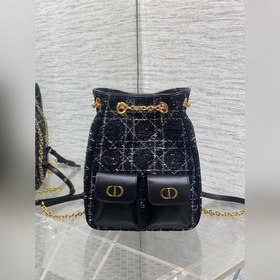 大號 Caro Multicarry雙肩發财桶背包系列，新款美包又上新了，進口雪