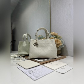 頂級原單 Dior Toujours 手袋 白色山羊紋中號 這款Dior Tou