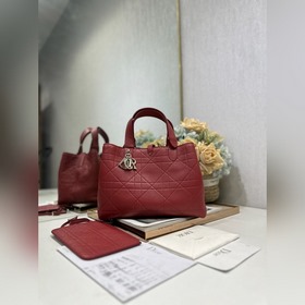 頂級原單 Dior Toujours 手袋 酒紅山羊紋中號 這款Dior Tou