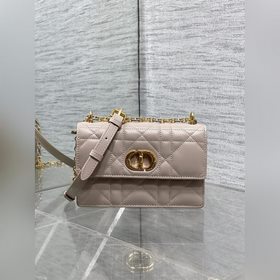 迷你 Dior Miss Caro鍊條手袋 開挂啦開挂啦！！火爆全網 不出意外夏