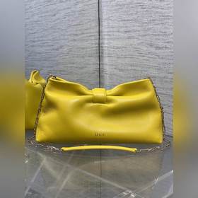 Dior-LAMBSKIN 2026春夏新款LAMBSKIN鍊條包，全新的包形，