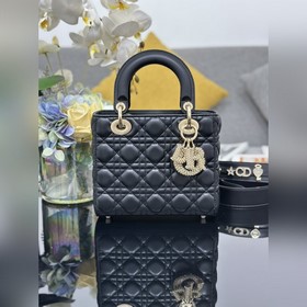 頂級原單 Lady Dior My 四格羊皮水晶扣，内裡配羊筋，配三枚新款點鑽