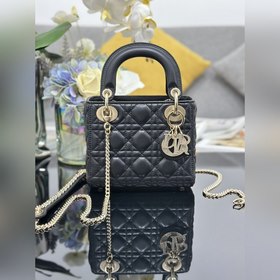 頂級原單 Lady Dior 三格鑽石扣羊皮，内裡配羊筋，采用羊皮革精心制作，