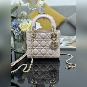頂級原單 Lady Dior 三格鑽石扣羊皮，内裡配羊筋，采用羊皮革精心制作，
