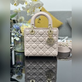 頂級原單 Lady Dior My 四格羊皮鑽石扣，内裡配羊筋，配三枚新款點鑽
