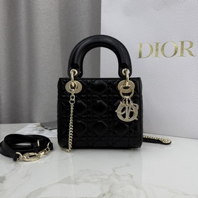 頂級原單三格黑色-羊皮鑽石扣戴妃包-編號： M0505 這款 Lady Dior
