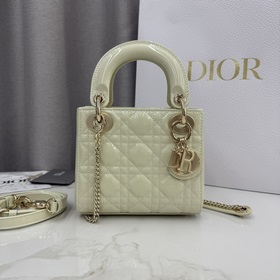 頂級原單三格白色漆皮-金扣戴妃包-編號： M0505 這款 Lady Dior